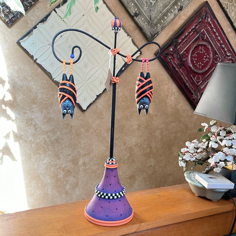 Patience Brewster Mackenzie-Childs Bart, Beatrice Halloween Bat Ornament & Stand